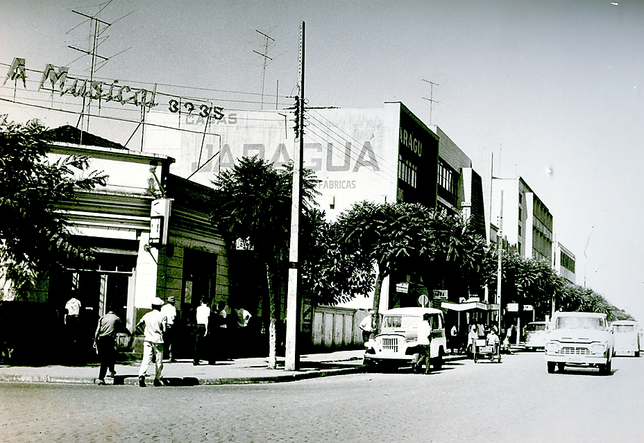 Avenida Brasil x avenida Getúlio Vargas - Década de 1960