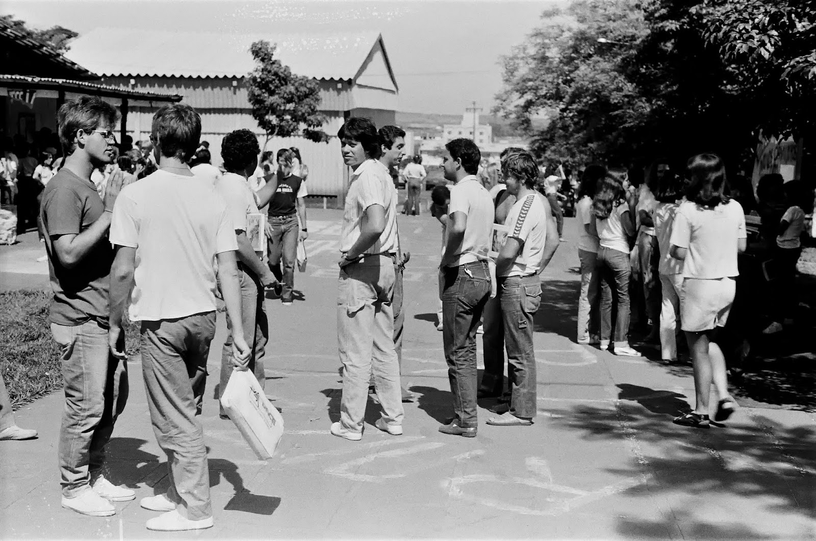 Passarela central da UEM - Década de 1980