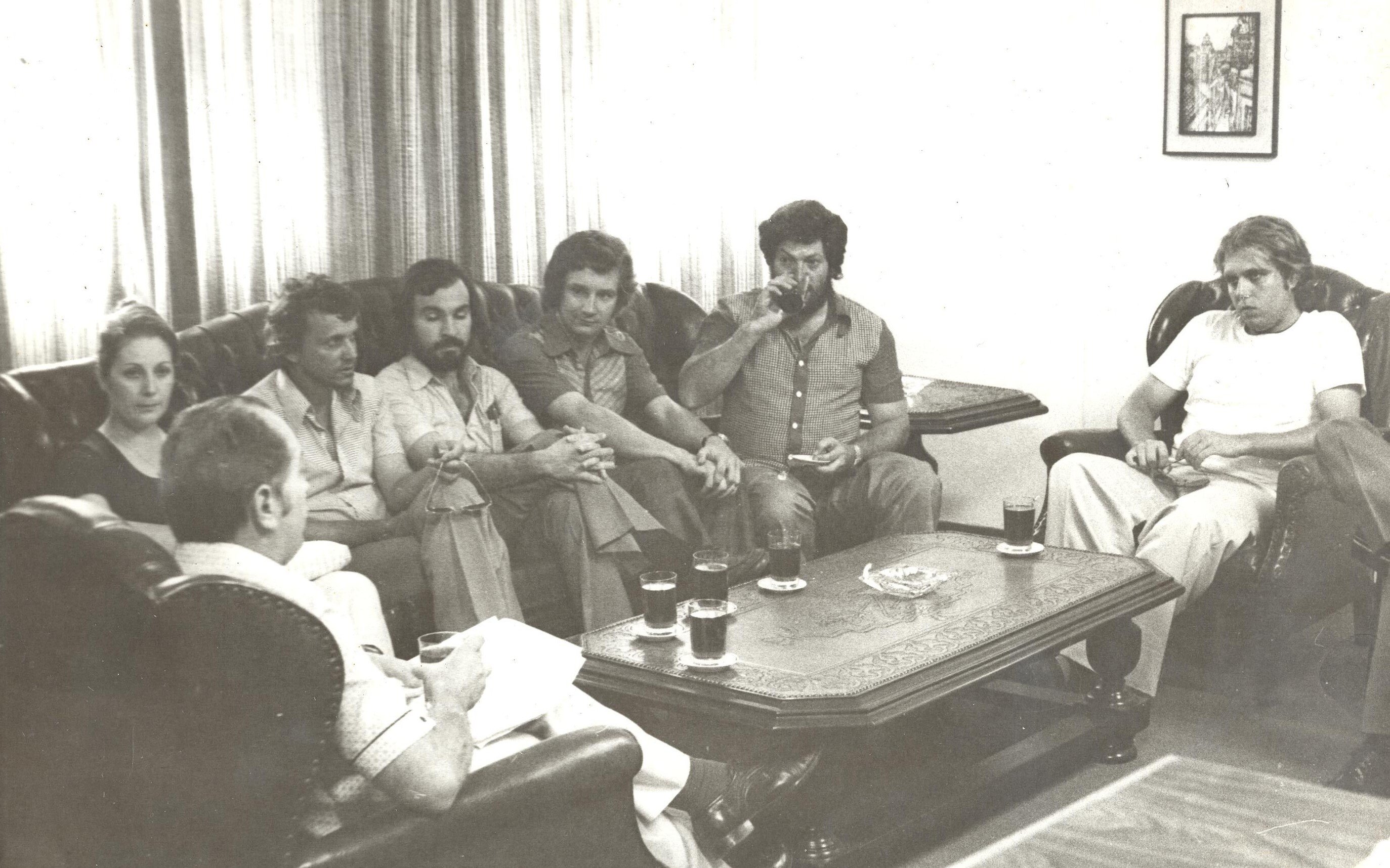 Acadêmicos no gabinete da reitoria da UEM - Anos 1970