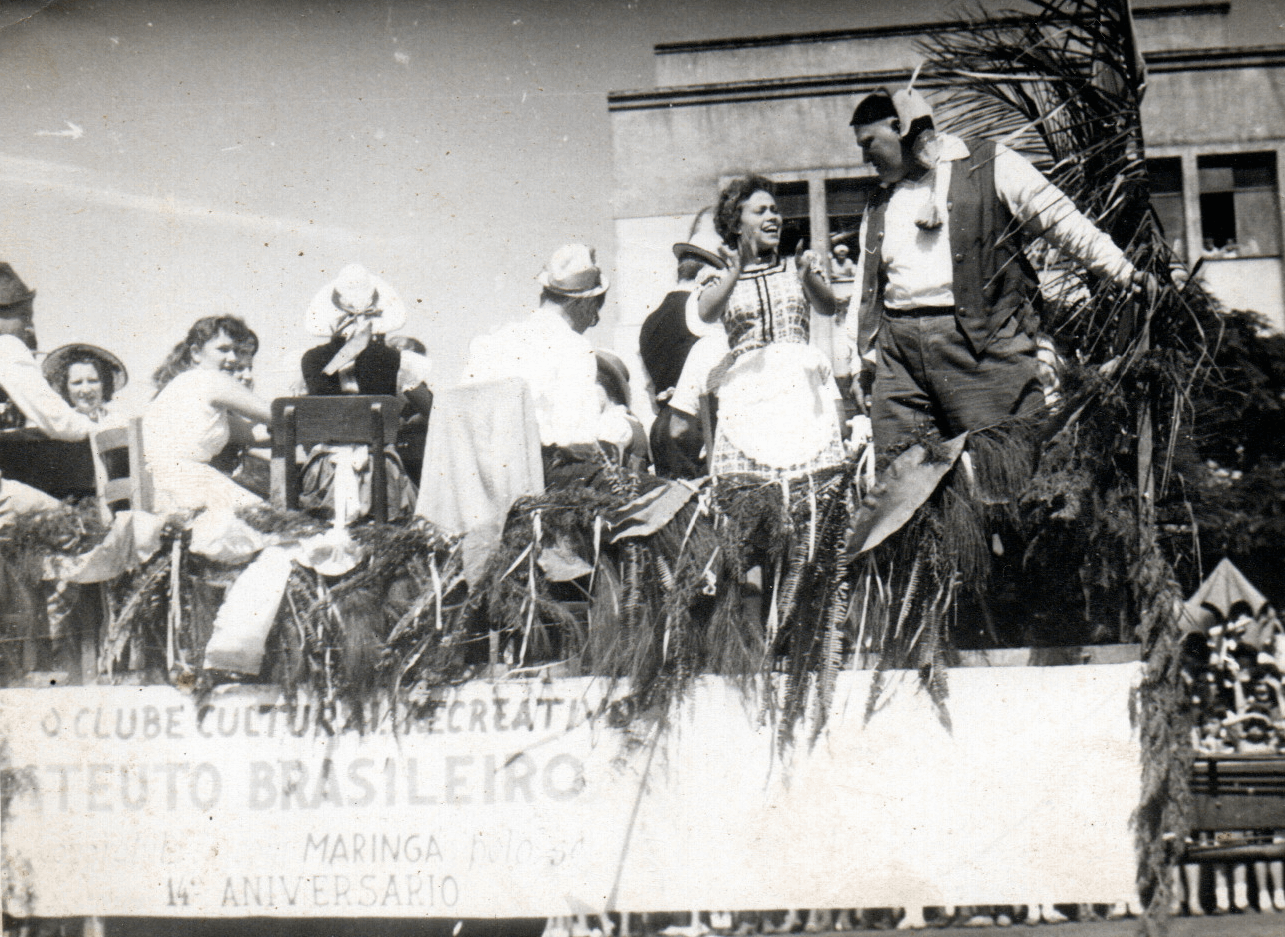 Membros do Teuto-Brasileiro no desfile - 1961