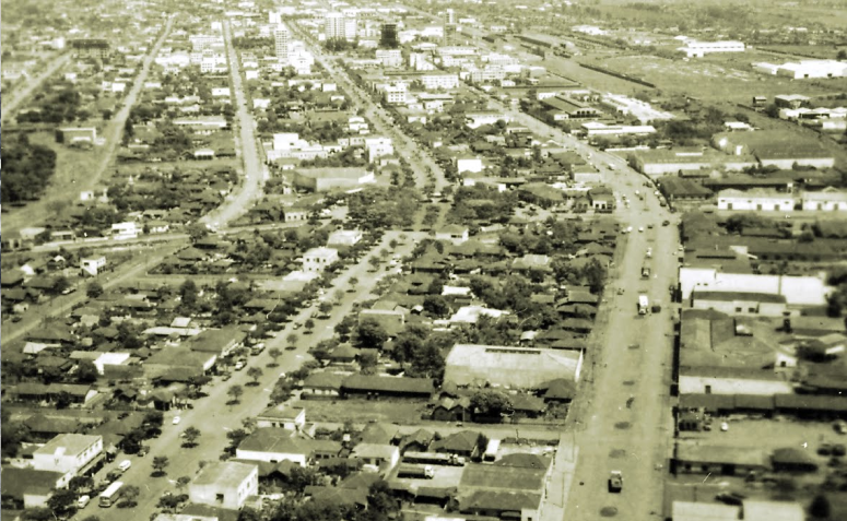 Vista aérea da Vila Operária e do Centro - Década de 1960