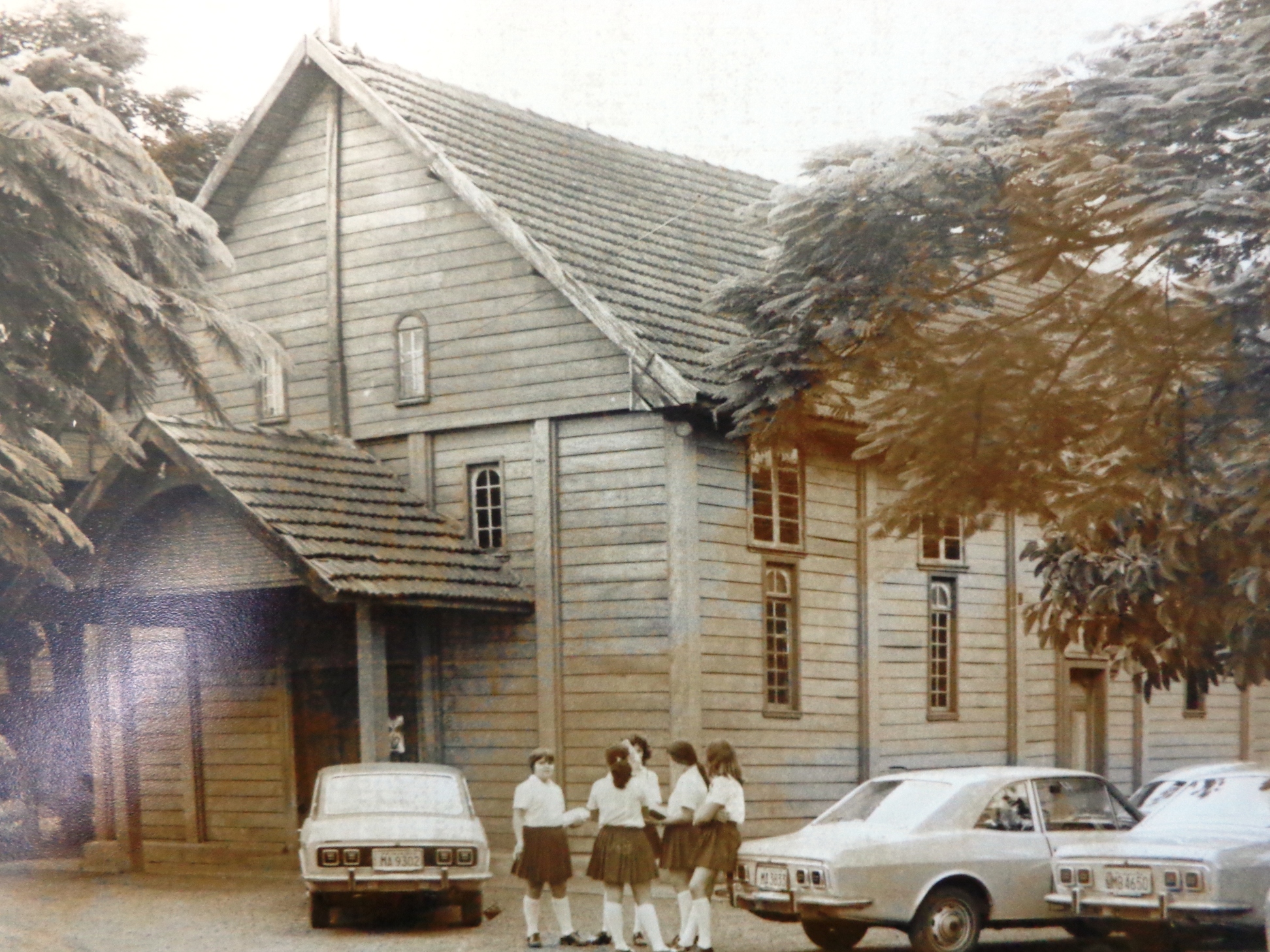 Alunas na Capela Santa Cruz - Década de 1970