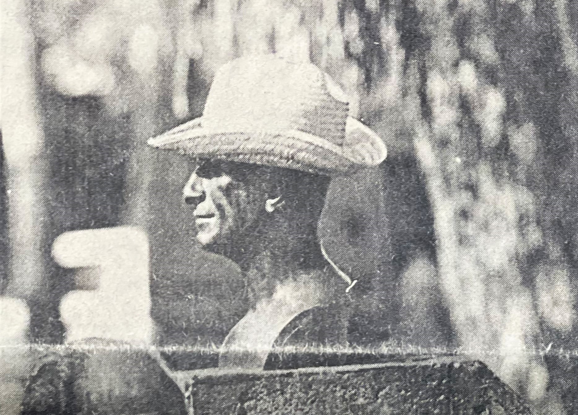 Busto de chapéu - 1995