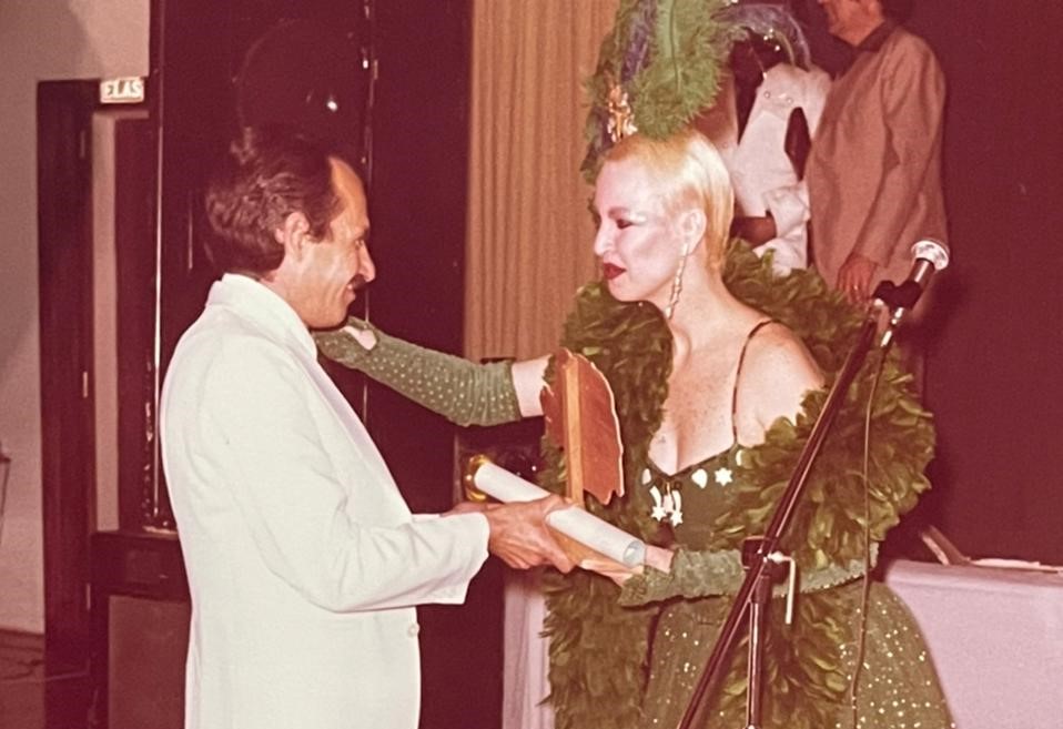 Sebastião Campos de Almeida com Elke Maravilha - Anos 1970