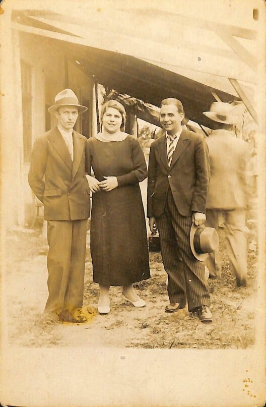 Oscar Leandro e casal de amigos - Década de 1940