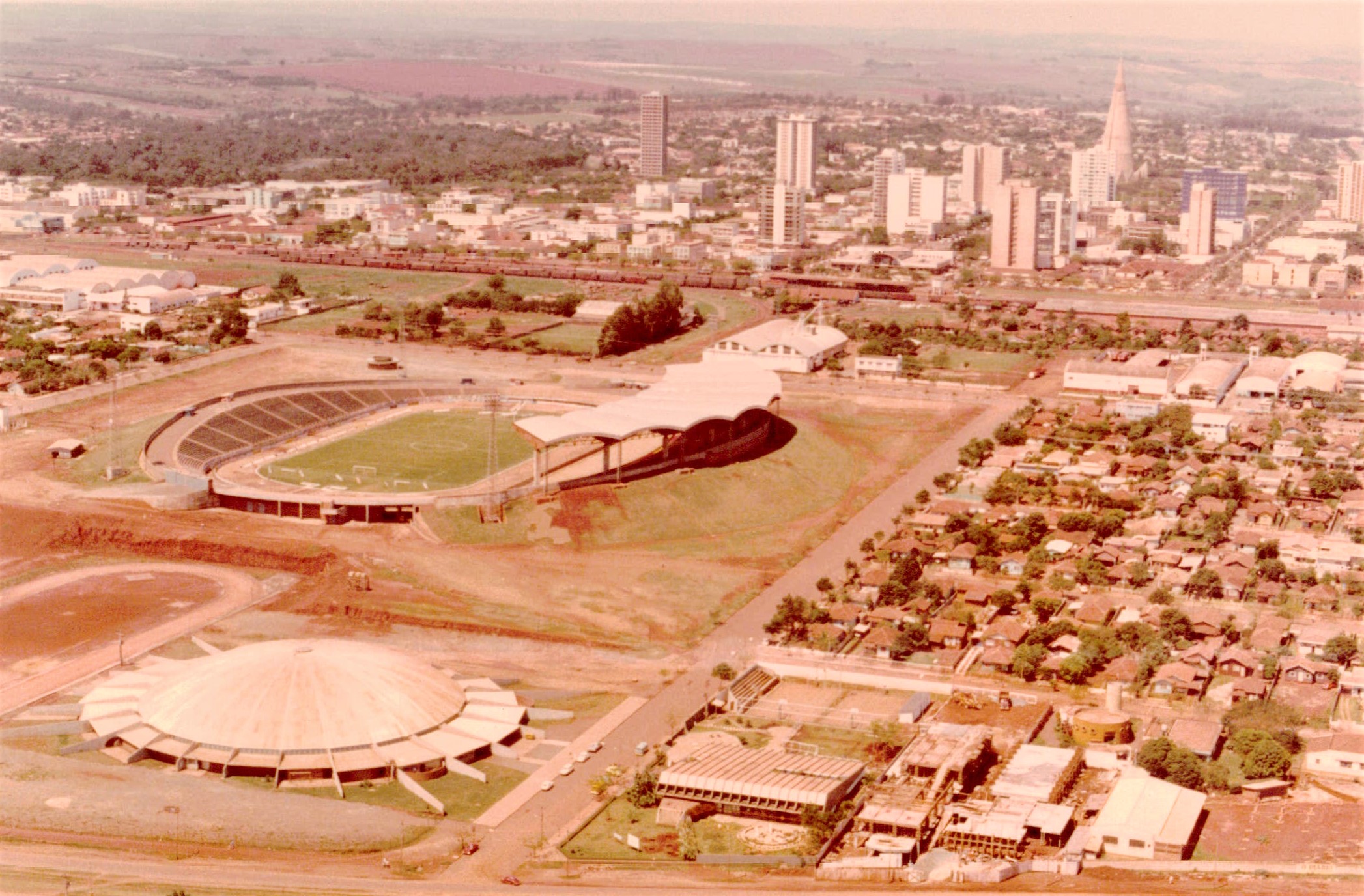 Vila Olímpica e centro de Maringá - Início dos anos 1980
