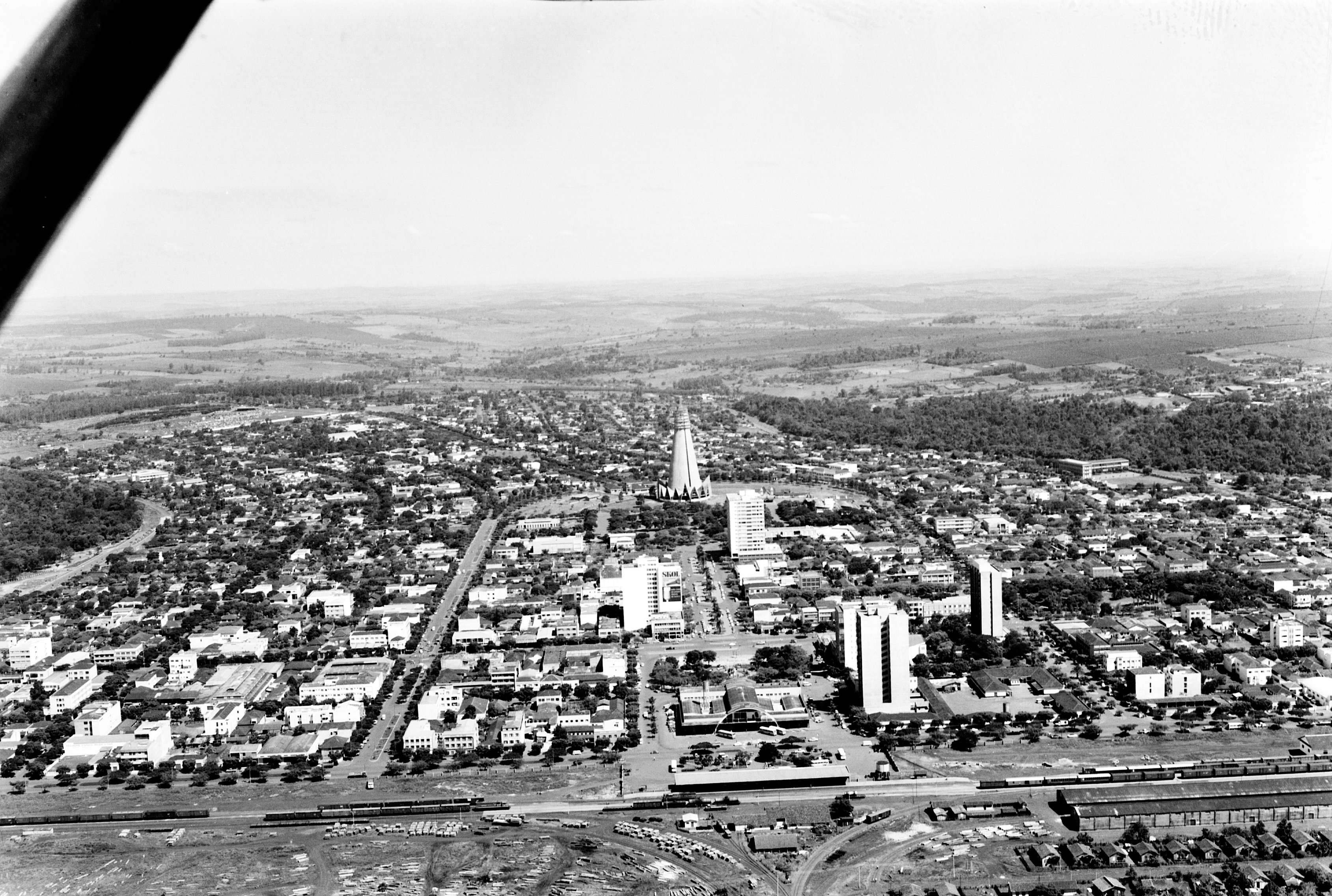Esplanada e o Centro de Maringá - Início dos anos 1970