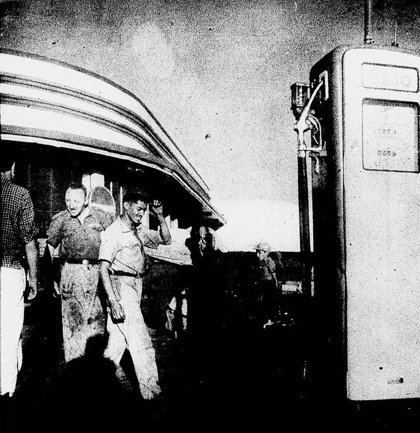 Venda de combustíveis no Posto Maluf - Anos 1950