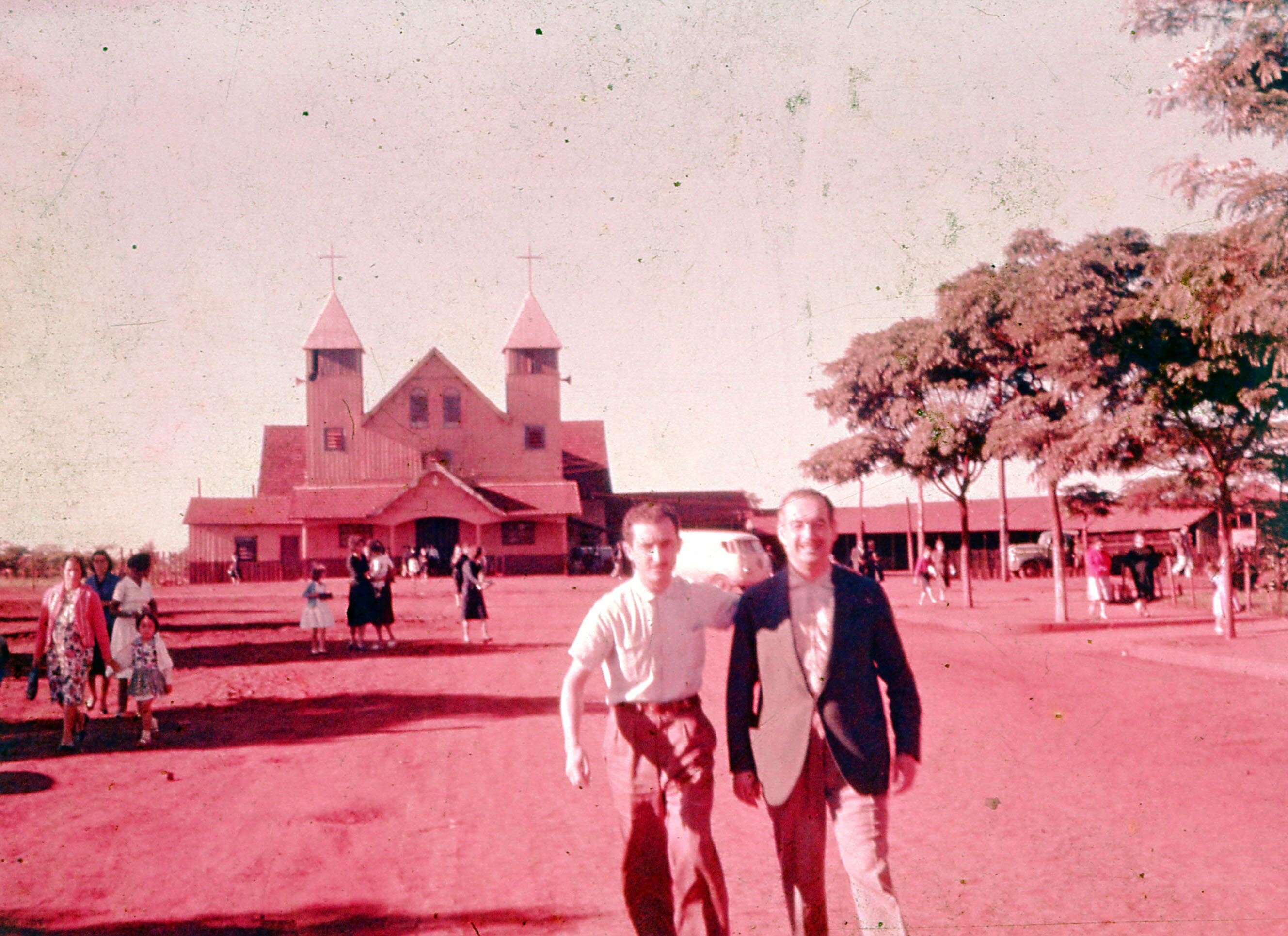 Personagens em frente da Catedral - Década de 1960