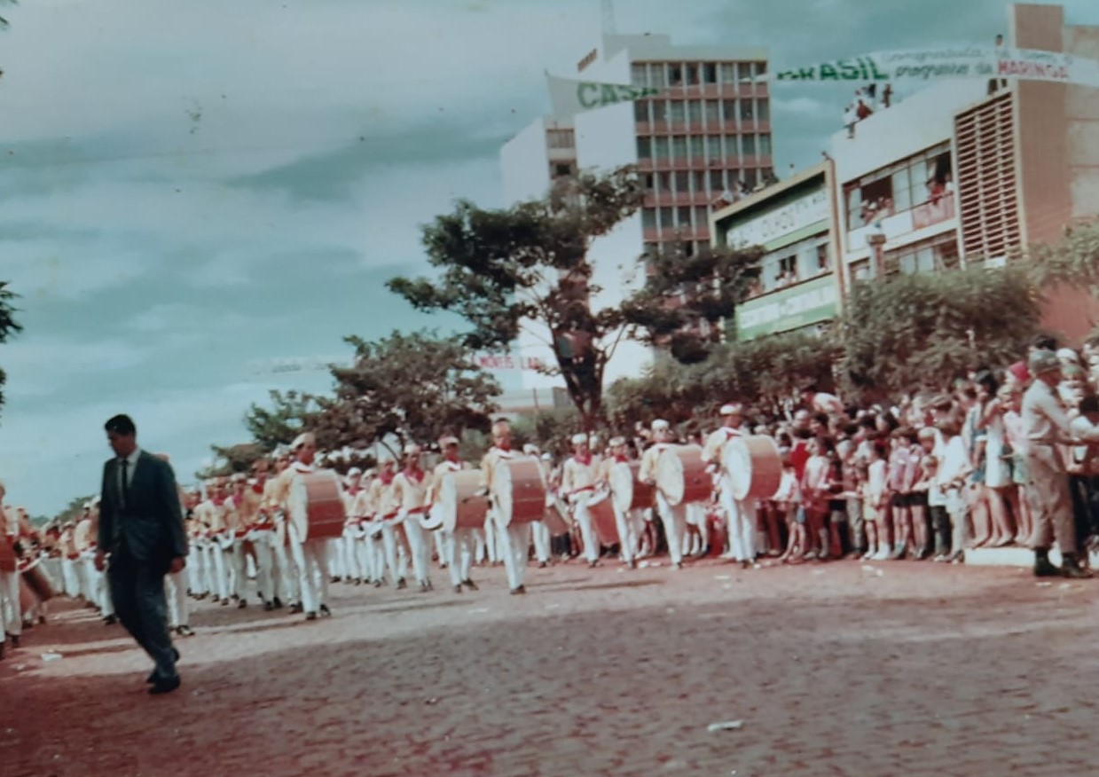 Desfile de aniversário de Maringá - Década de 1960