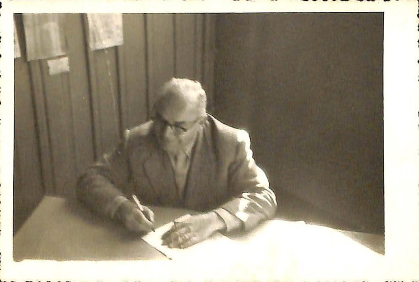 Vladmir Babkov no escritório da Companhia- Década de  1940