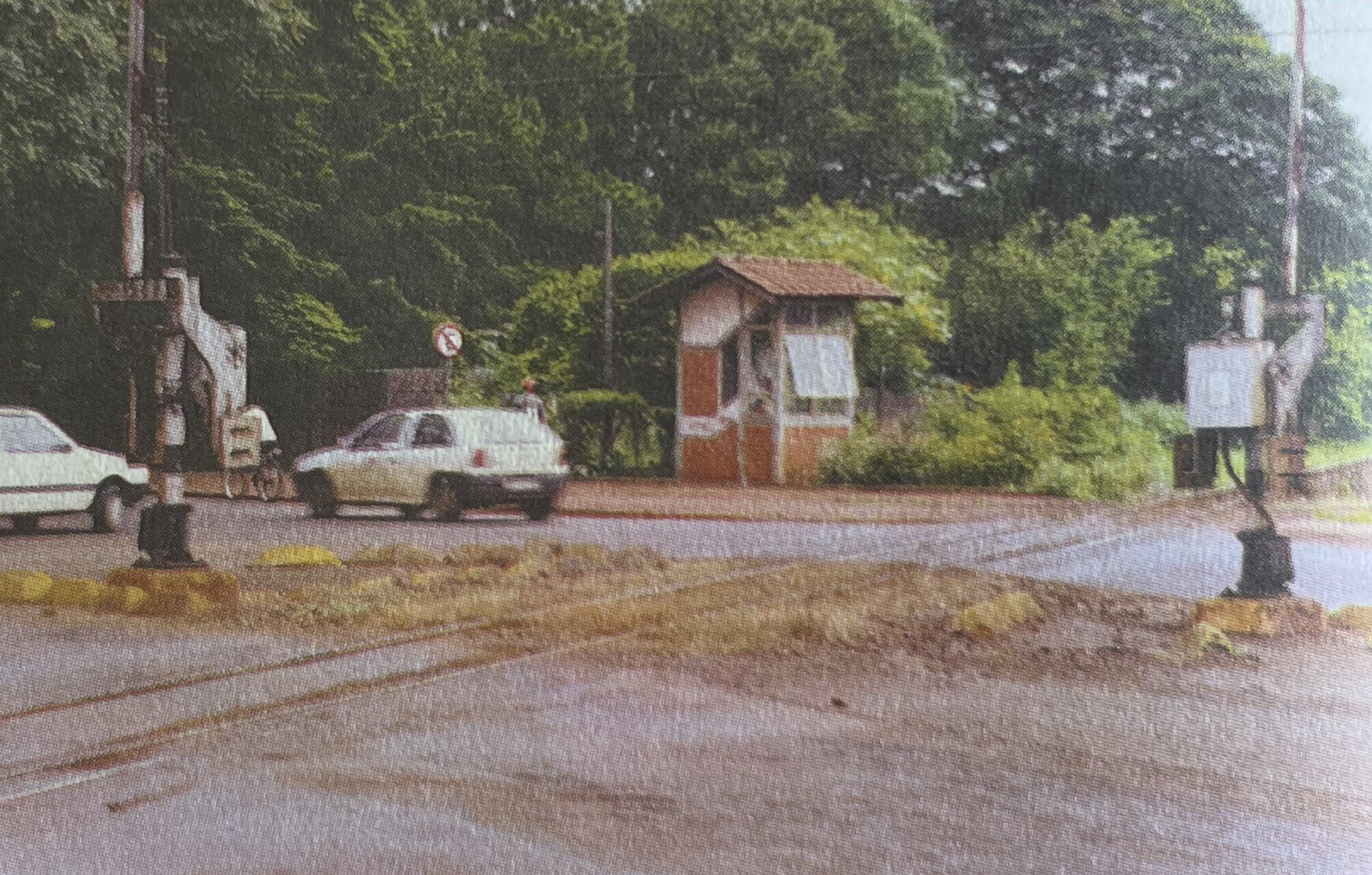 Guarita e cancela na avenida Tuiuti - Anos 1990