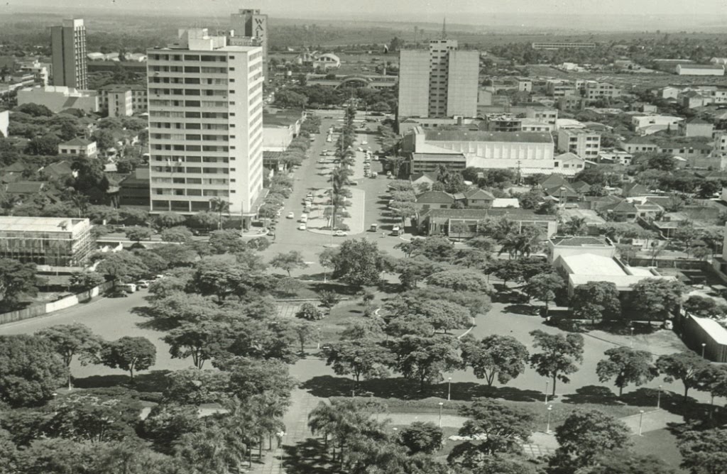 Novas e antigas instalações do Paço Municipal