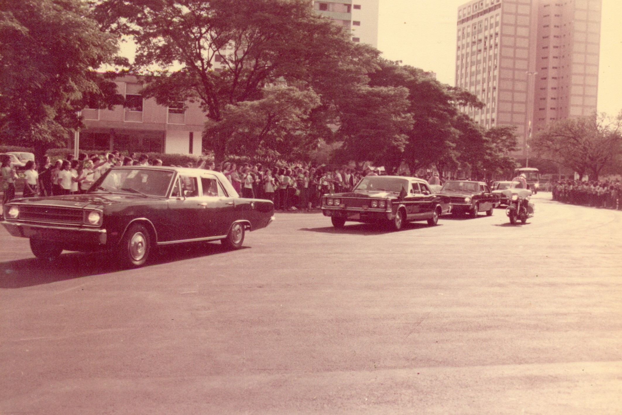 Outros takes da passagem do casal Imperial em Maringá - 1978