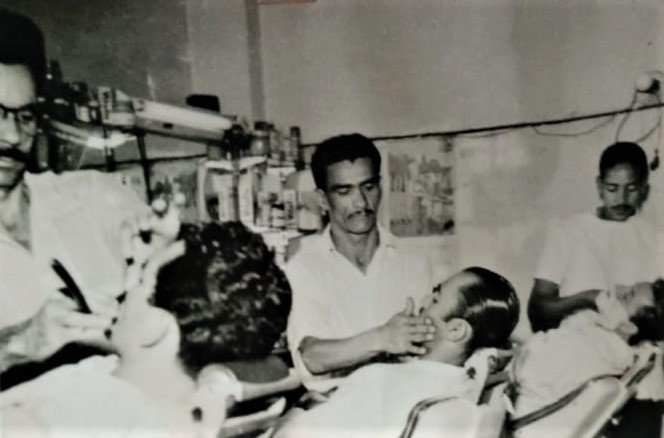 Interior do Salão e Barbearia Líder - Década de 1950