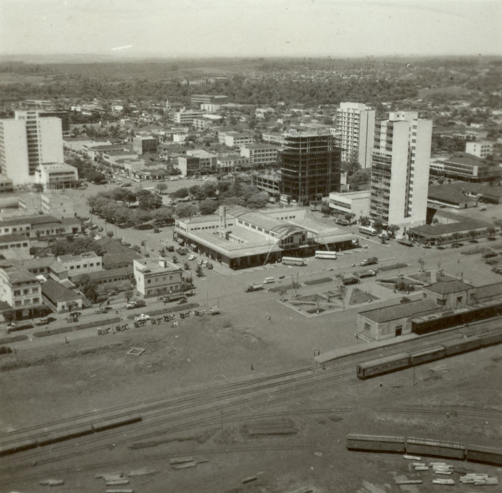 Estações Ferroviária e Rodoviária - Década de 1960