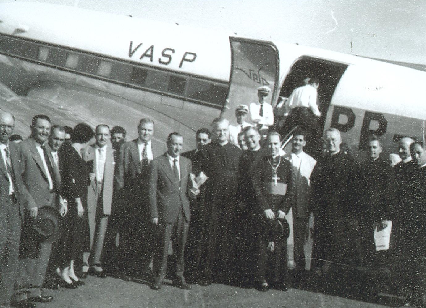 Autoridades na chegada de Dom Jaime Luiz Coelho - Década de 1950