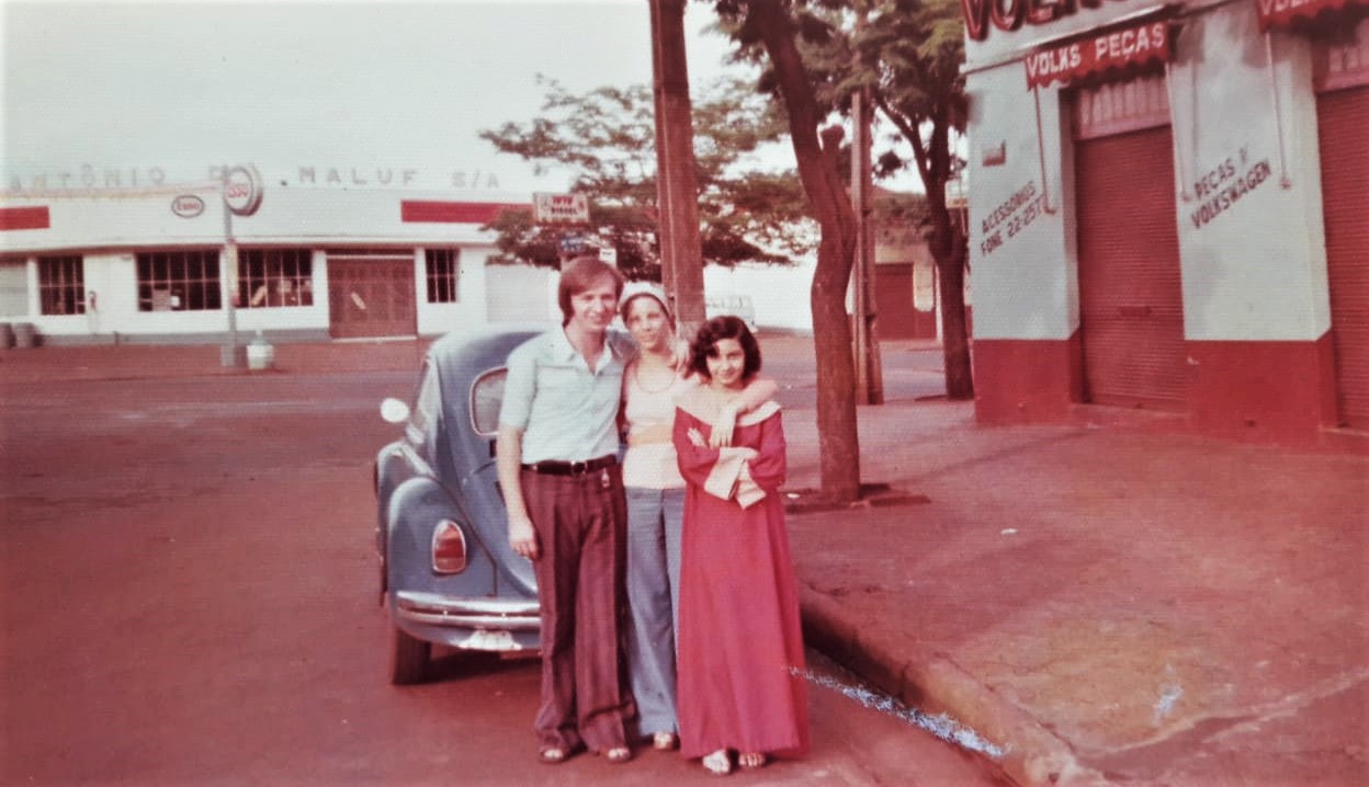 Família na praça José Bonifácio - Final dos anos 1970