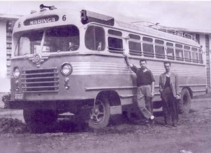 Pedro Gimenes e o seu ônibus - Década de 1950